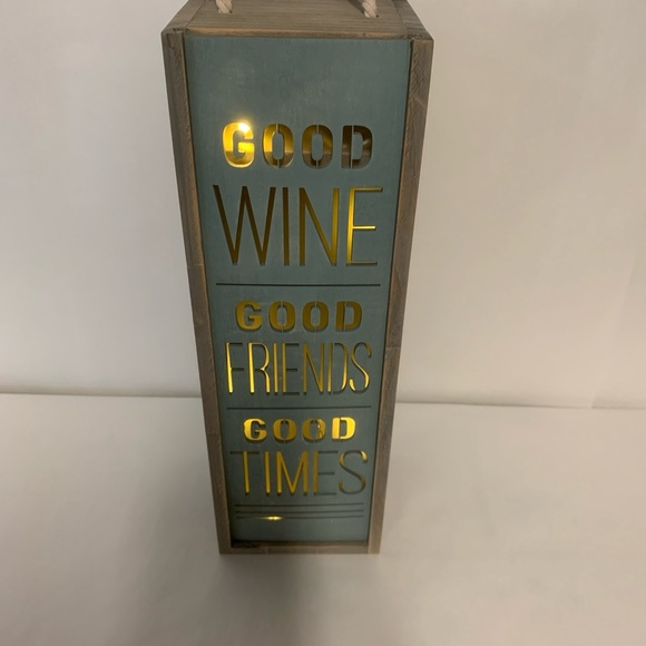 Demdaco Wine Friends Good Times LED Lights  Wood Wine Bottle Gift Box Decor - Picture 2 of 14